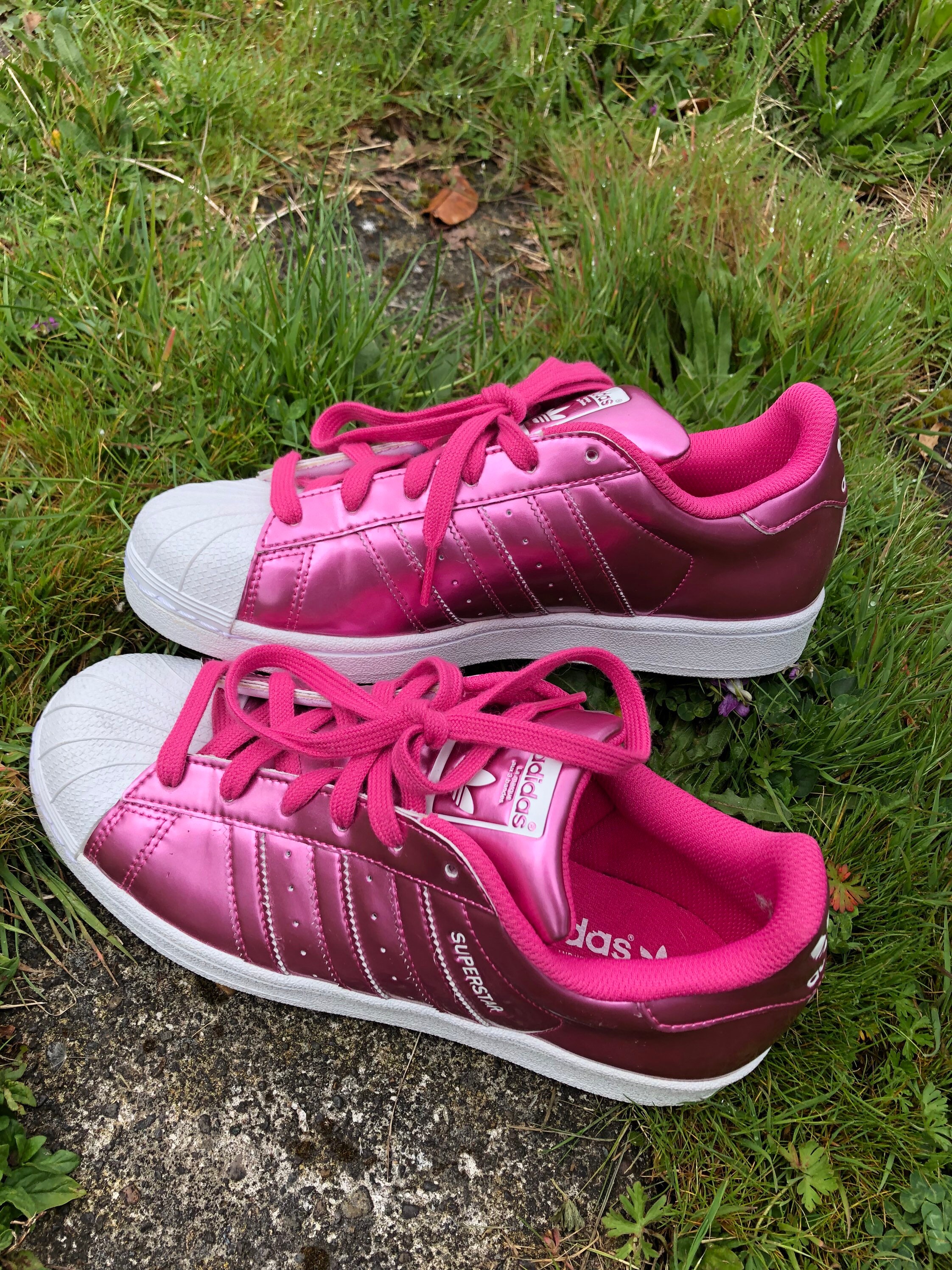 metallic shell toe adidas