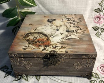 Handmade Wooden Jewelry Box: Elegant Lady with Birds Design