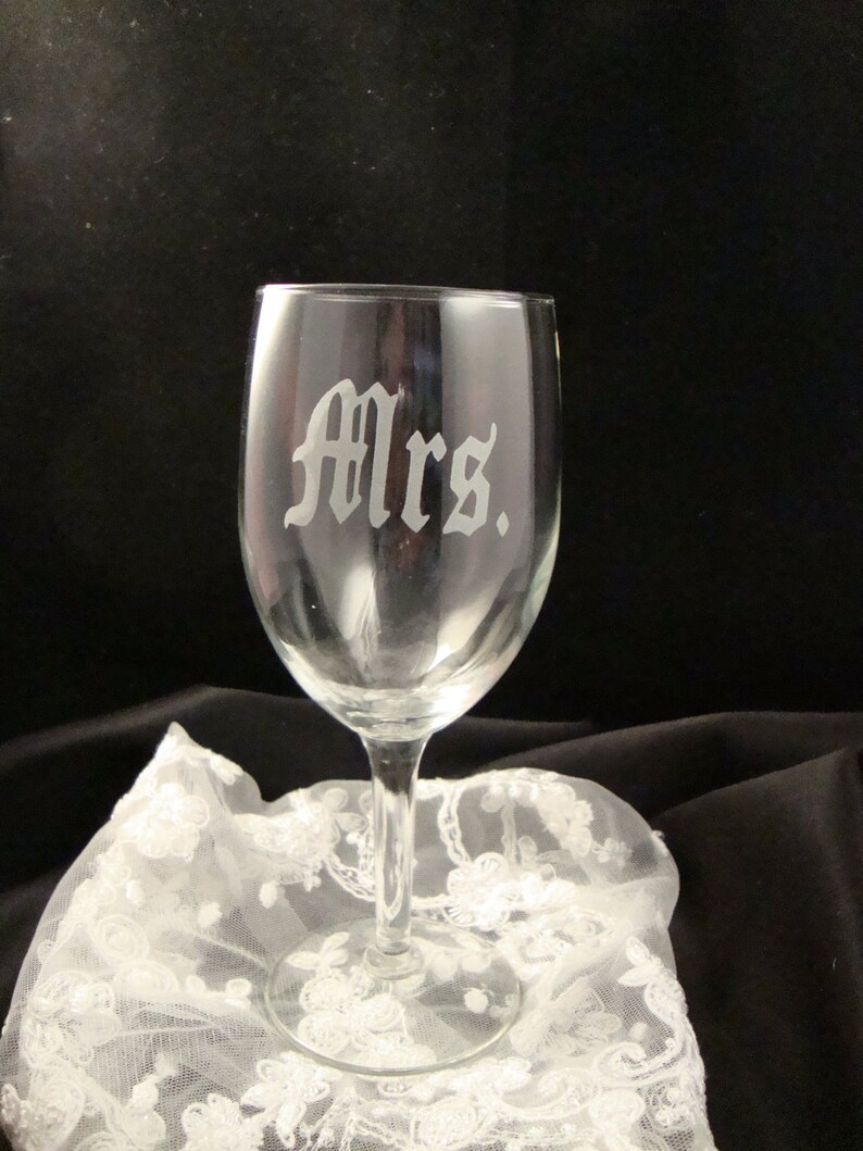 Custom Etched Wine Glasses Bride and Groom Wine Glasses Perfect for Wedding or Anniversary image 2