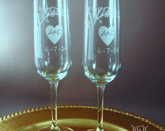 NEW Bride and Groom Toasting Flutes - Blooming Tree with Your Initials and Wedding Date