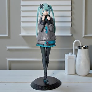 Hatsune Miku Anime Figure, Kawaii Collectible Action Model Toy, Desktop Display Ornament, Christmas & Birthday Gift