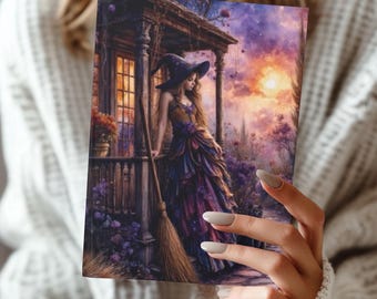 Cuaderno de tapa dura "Bruja de la cabaña al anochecer" con temática mística de brujería floral.