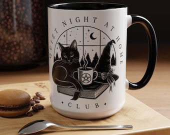 Taza "Noche tranquila en casa: bruja y gato" / Taza de café decorativa de 325 ml (11 oz) y 444 ml (15 oz)