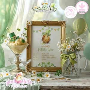 Op de afbeelding: Een St. Patrick's Day-display met een ingelijst bord voor een stamppotbar, een martiniglas met stamppot en een leprechaunhoed, en een glazen pot met bloemen. Het bord toont een aardappelkarakter met een hoed en de tekst 'Mashed Potato Bar'.