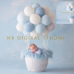 Digital bakgrund för nyfödd med varmluftsballong | Blå bakgrund för babyfotografering | Vit korg med ballonger | Digital rekvisita med sammansatt form