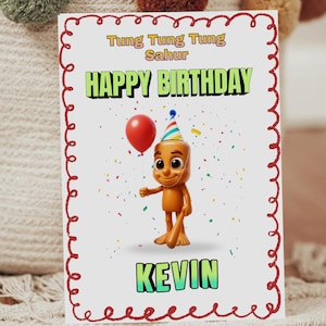 Może przedstawiać: Kartka urodzinowa z czerwoną obwódką i napisem "Happy Birthday Kevin" w kolorze zielonym. Karta przedstawia postać z kreskówki trzymającą czerwony balon i noszącą czapeczkę urodzinową. Konfetti jest rozrzucone.