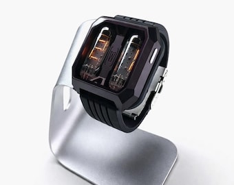 Nixie Tube Uhr, Retro futuristische Armbanduhr, handgefertigte Aluminium Uhr, einzigartiges Geek Geschenk, Sowjetunion Stil, Cyberpunk Uhr