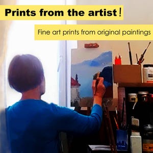 Puede incluir: Una persona con una camisa azul pintando un paisaje con un pincel. La pintura representa un edificio con tejado rojo y cielo azul. El texto dice "Prints from the artist!" y "Fine art prints from original paintings."