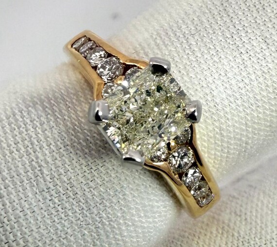 18K Yellow Gold Diamond Ring - image 4
