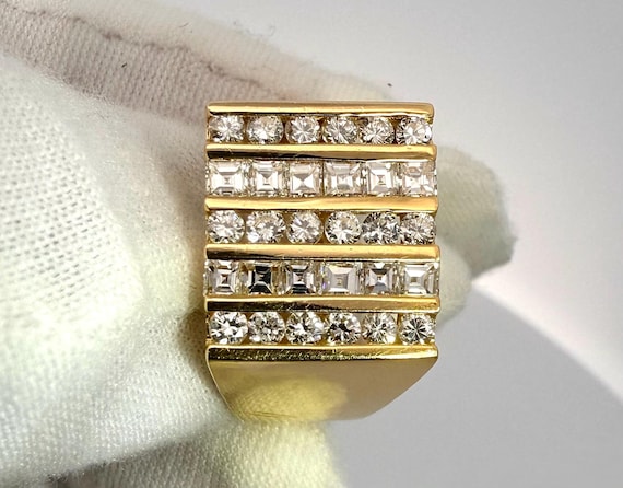 18k Yellow Gold Diamond Ring - image 4