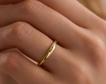 Anillo personalizado con nombre – Banda grabada en oro, oro rosa o plata – Joyería minimalista delicada y elegante