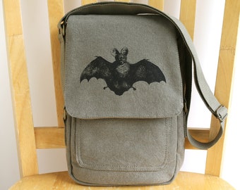 INTERESTPRINT Halloween with Bat House Zip Tote Shoulder Handbag Hobo Crossbody Bag 