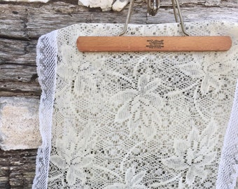 Vintage Filet Lace Runner - Cream and White Lace Runner - Vintage Runner - Vintage Linens - Table Linens - Cottage - Shabby Chic - Farmhouse