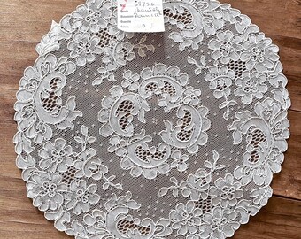 Vintage French Alencon Chatilly Lace Round 11" Doily - Vintage French Lace - Round Lace Doily - Fine French Lace - Doily Placemat - Decor