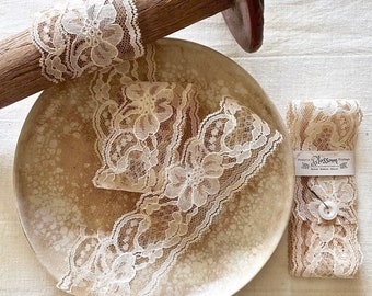1 Yard Vintage 2" Wide Cream Distressed Lace Ribbon - Coffee Dyed  Lace - Hand Dyed Lace Ribbon - Vintage Ephemera - Journal & Crafting Lace