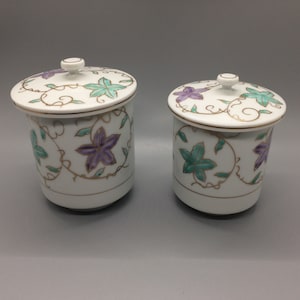 Lovely set of two vintage Japanese porcelain lidded meoto yunomi teacups with delicate green and lavender vine design