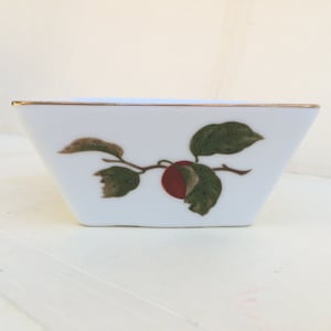 Six vintage Japanese Fukagawa Arita square porcelain bowls with persimmon pattern