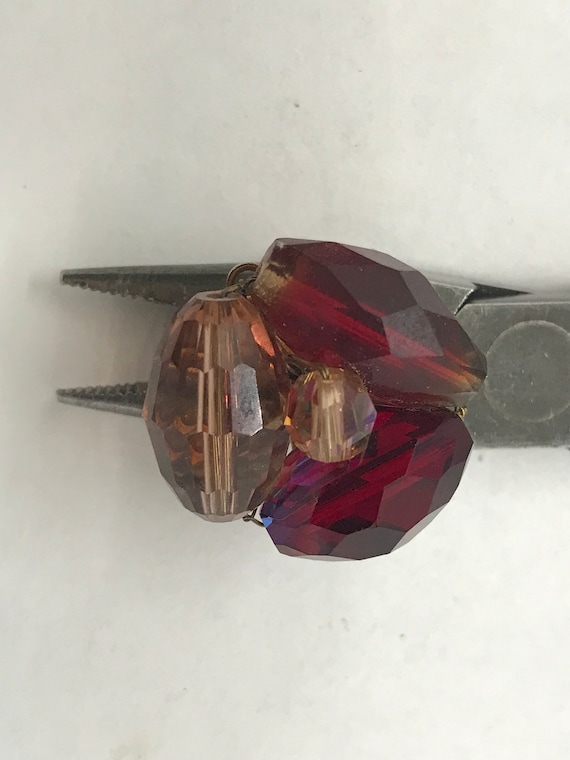 Vintage cluster earrings signed Vogue - 3 large Swarovski crystals, 2 red and one light amethyst