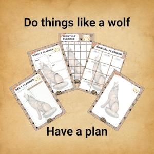 Könnte beinhalten: Eine Sammlung von Papierplanern mit Wolfsmotiv. Die Planer umfassen Tages-, Wochen-, Monats- und Jahreslayouts. Jeder Planer zeigt eine Wolfsillustration und einen Pfotenabdruckrand. Der Text "Do things like a wolf, Have a plan" ist ebenfalls sichtbar.