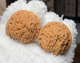 Frying Pan Wenwan Walnut Pair | Chinese Hand Exercise Balls Pair#103