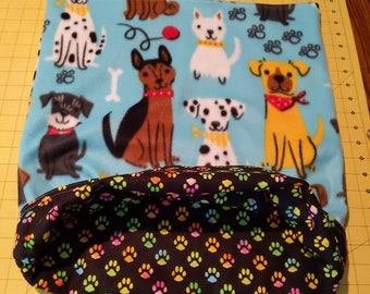 Dog Breeds/Multi colored pawprints - Pet Snuggle Tunnel