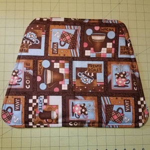 Only 2 left! Coffee Cups! Wedge Placemats for Round tables
