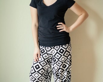 Women's Pajama Pants PDF sewing pattern, beginner lounge bottoms elastic waist and side pockets pants pattern, wide leg pants pdf