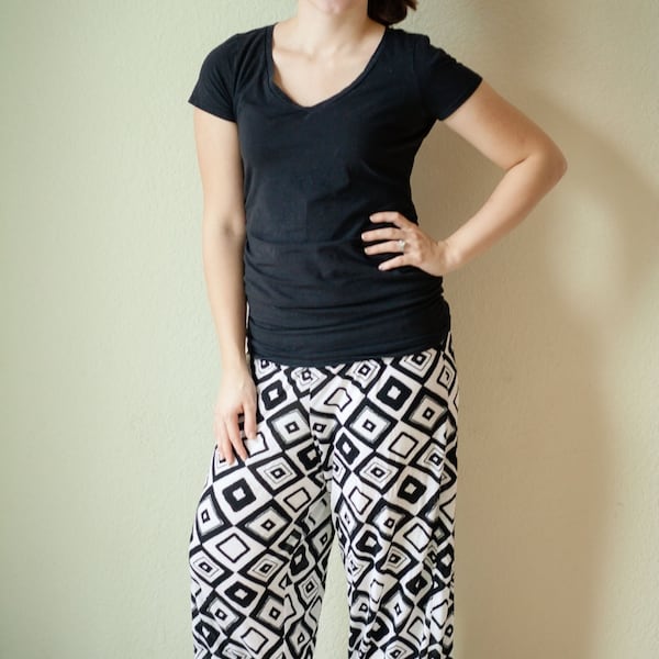 Women's Pajama Pants PDF sewing pattern, beginner lounge bottoms elastic waist and side pockets pants pattern, wide leg pants pdf