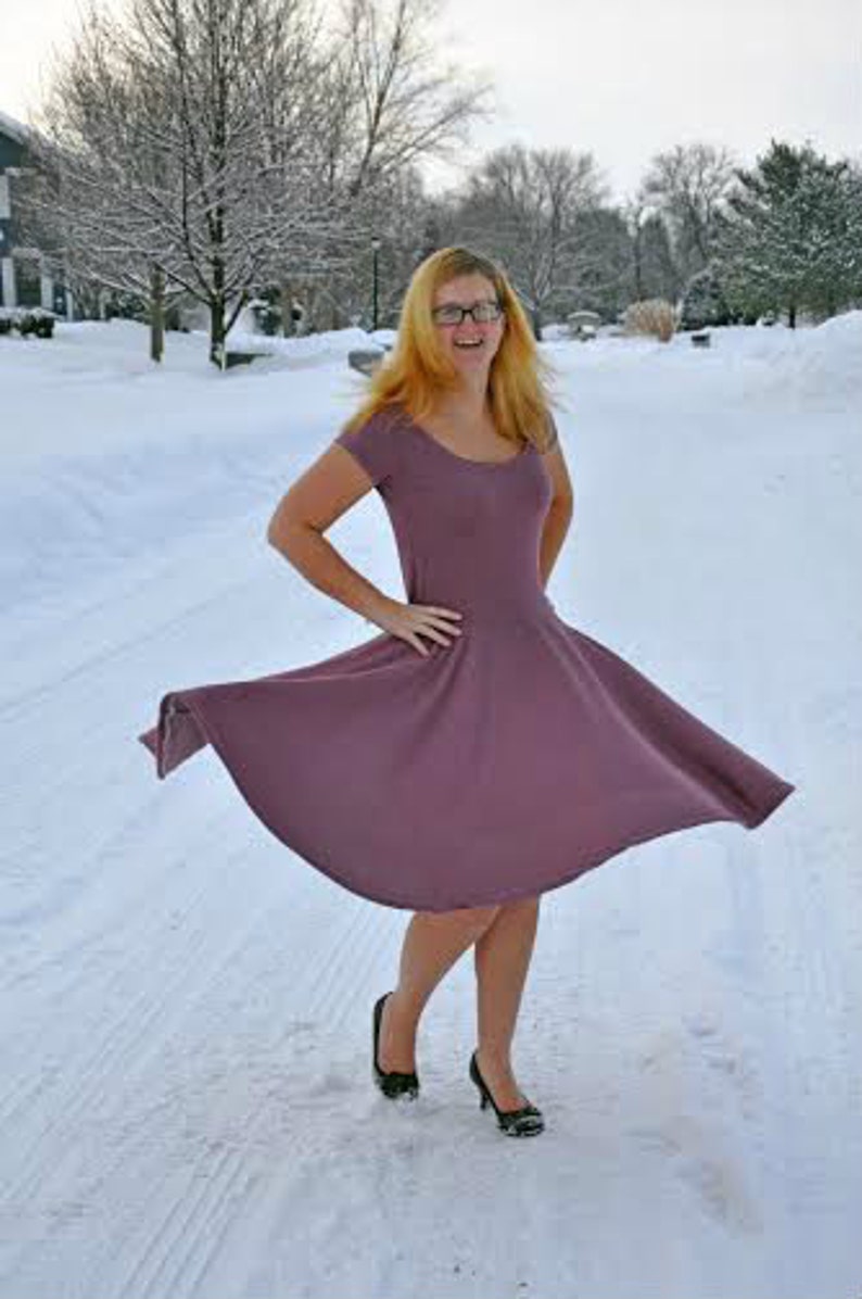 seamingly smitten short cap sleeve easy summer dress pattern for women womens circle skirt dress pdf sewing pattern