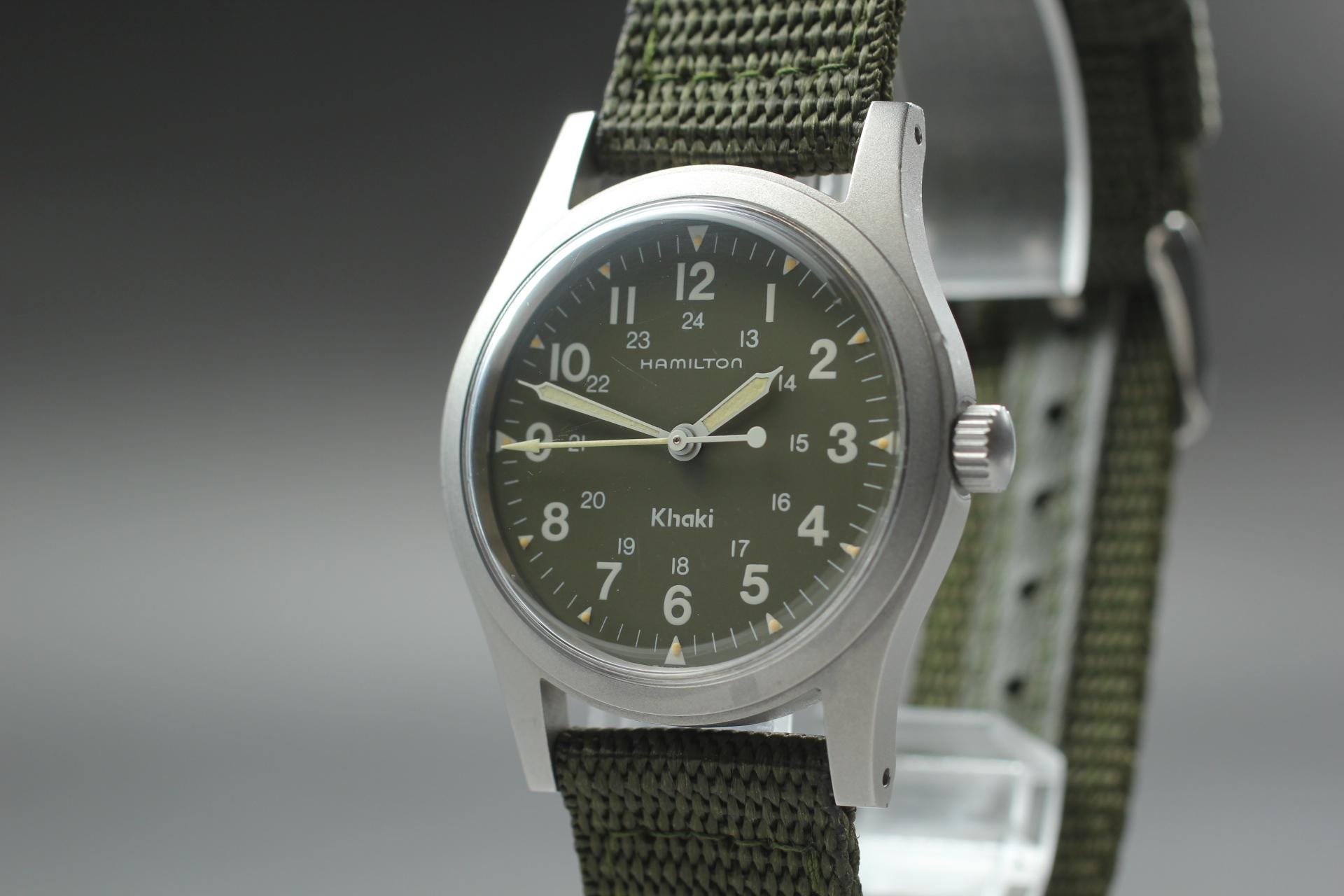 Near MINT Hamilton Khaki 9415A 33mm Green Dial Hand Winding Men