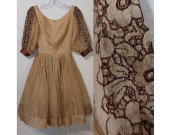1960s Algo Original light brown/tan party dress with floral lace half sleeves -  size XS or US 00 | UK 2 | Eu 30