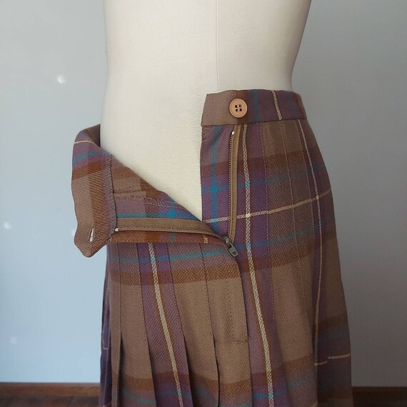 1970s Impromptu wool pleated tartan skirt in brow… - image 7