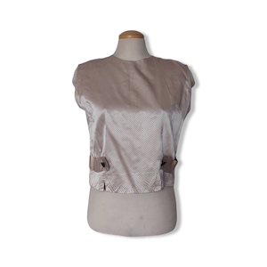 Blusa estilo concha com bolinhas suíças rosa dos anos 1950 - tamanho grande