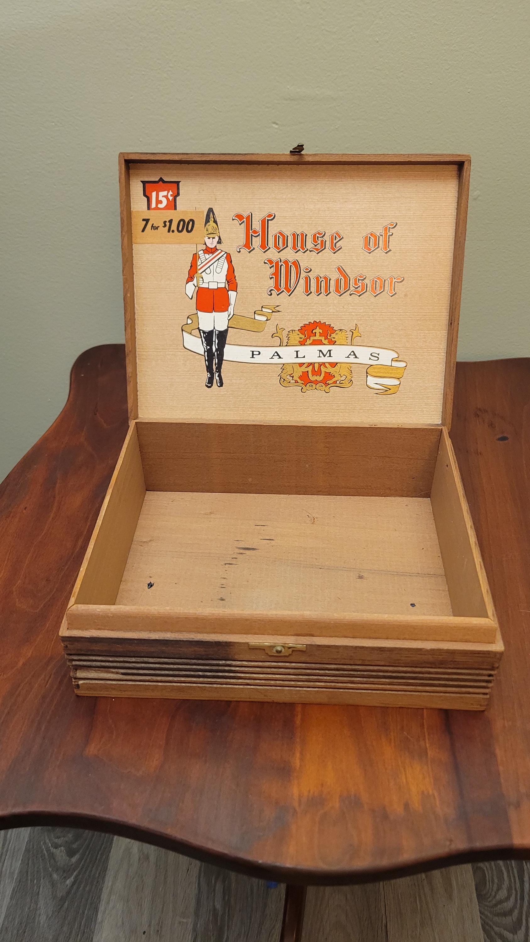 Vintage 1960s House of Windsor “palmas” Wooden Cigar Box — Cedar