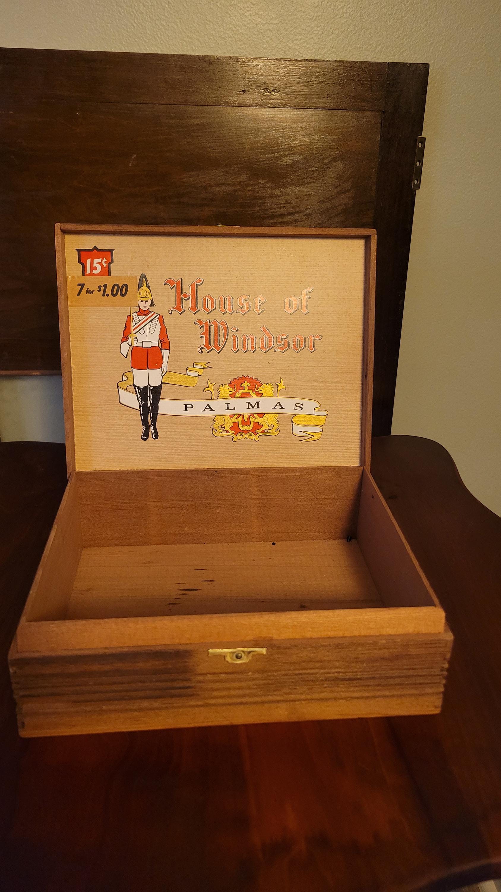 Vintage 1960s House of Windsor “palmas” Wooden Cigar Box — Cedar