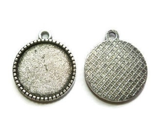 Antique Silver Bezel - 16mm Tray - Grid Back - Tibetan Silver Style - Fits 16mm cabochons - 100 50 25 10 5 pcs - blank bezel cup teeth edge