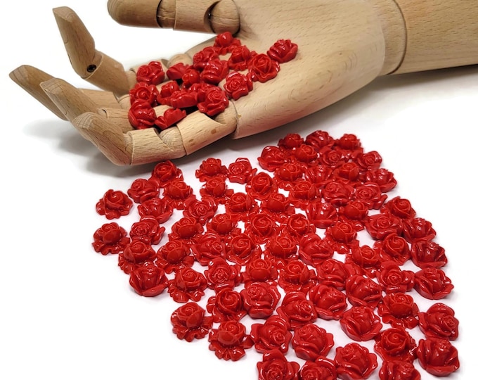 Red Rose Cabochon Lot - 90 pieces - 16mm to 15mm - assorted red plastic craft flowers