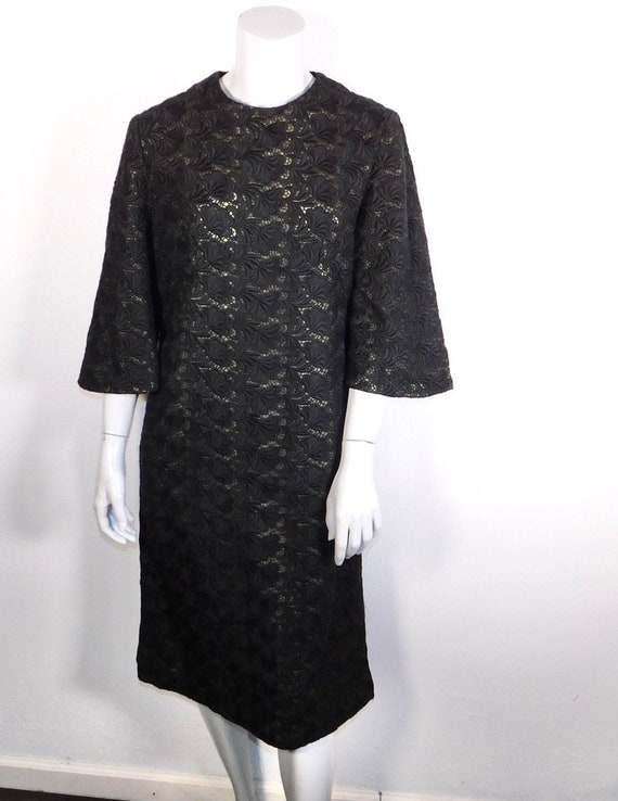 Charming Vintage 60s Mod Lace Dress w Yellow Silk… - image 2