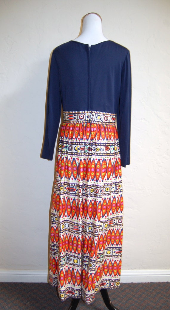 Groovy Late Early 70s Maxi Dress w Awesome Psyche… - image 4