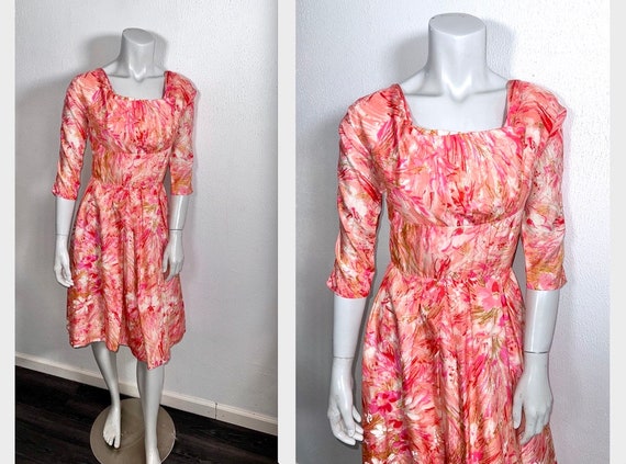 Pretty Early 60s Abstract Floral Silk Fitted Day … - image 1