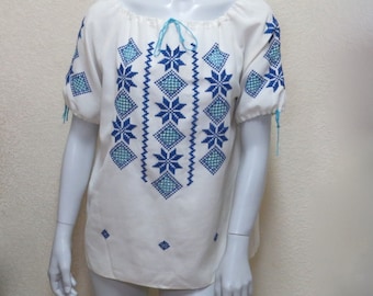 Vintage 70s Peasant Blouse w Blue Embroidery & Cutwork