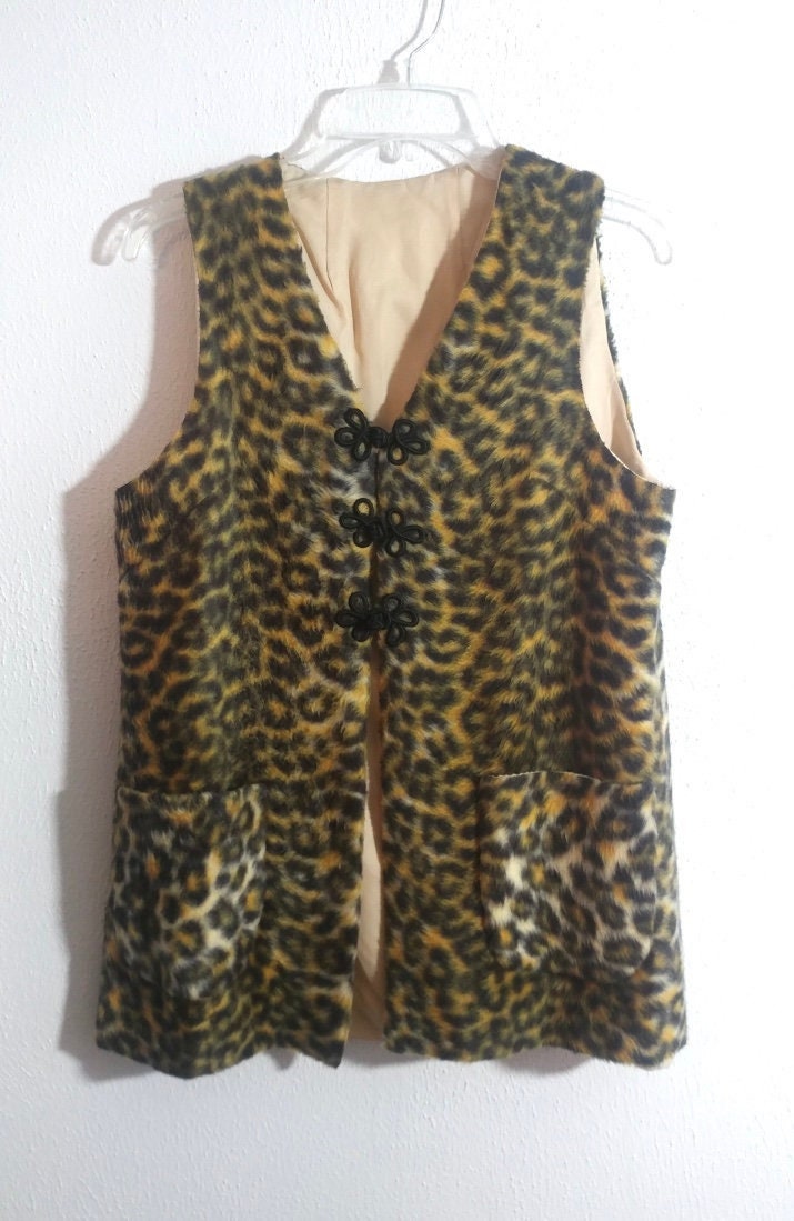 Fun Vintage 60s Faux Leopard Fur Vest W Pockets & Frog Closures