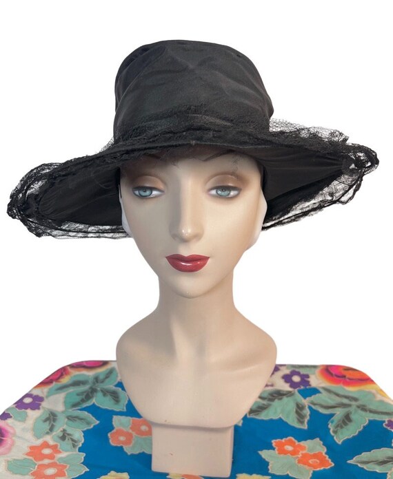 Vintage Early 1920s Black Silk & Lace Wire Brimmed