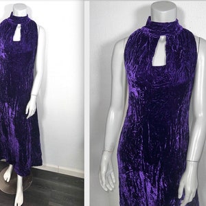 Vintage 1960s Purple Crushed Velvet Dress w Keyhole Cutout Neckline