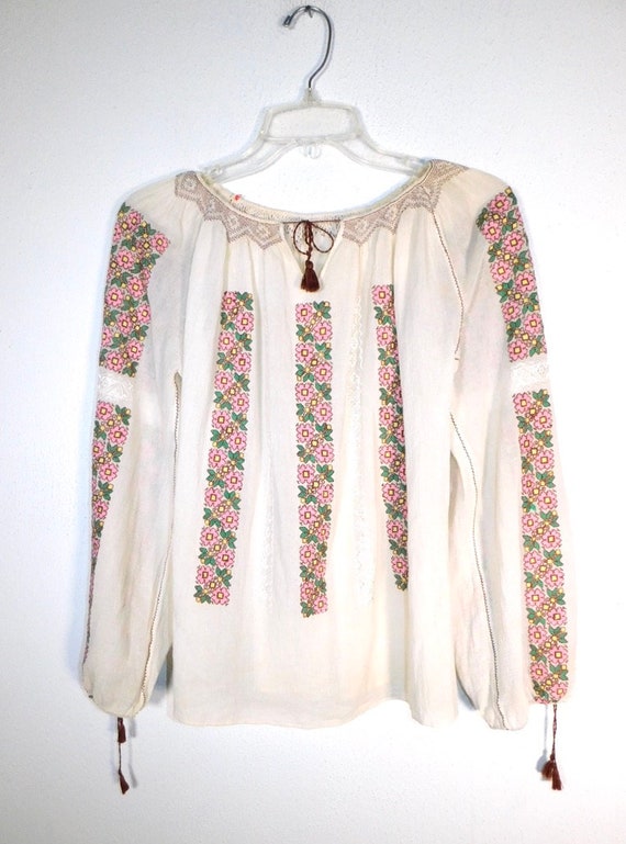 Darling 1940s Romanian Embroidered Cotton Gauze P… - image 2