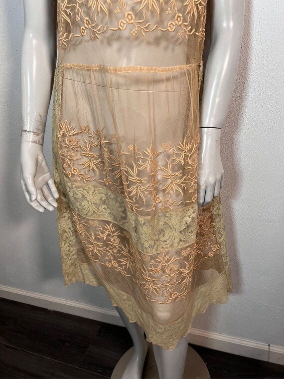 Gorgeous 1920s Embroidered Net & Filet Lace Flapp… - image 4