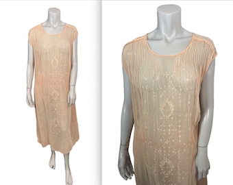 Vintage 1920s Hungarian Embroidered Flapper Dress in Pale Peach