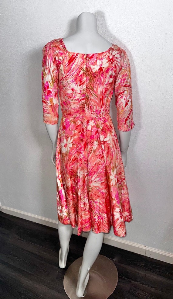 Pretty Early 60s Abstract Floral Silk Fitted Day … - image 4