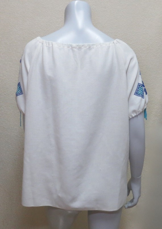 Vintage 70s Peasant Blouse w Blue Embroidery & Cu… - image 3