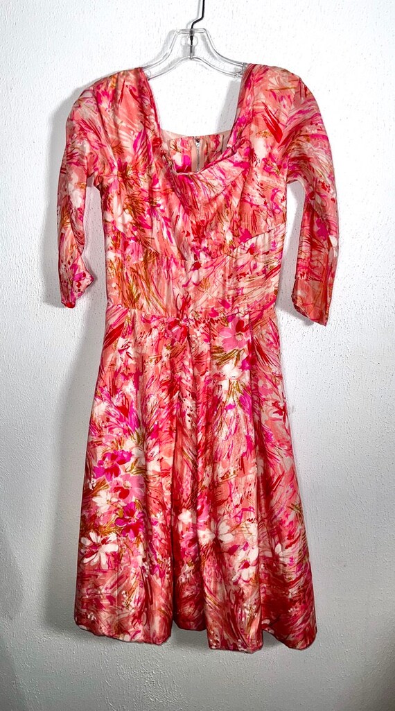 Pretty Early 60s Abstract Floral Silk Fitted Day … - image 6
